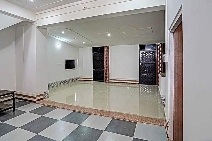 Hotel O Kmps Palace