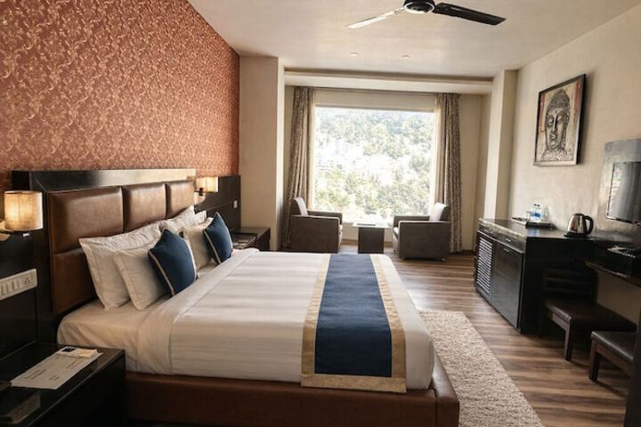 Room 28 of 75