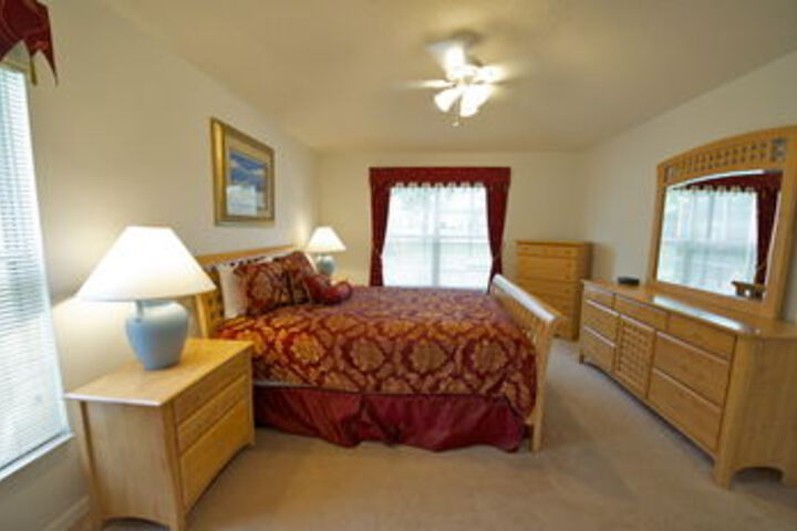 Room 9 of 16