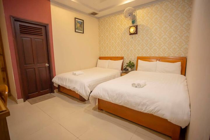 Room 5 of 15