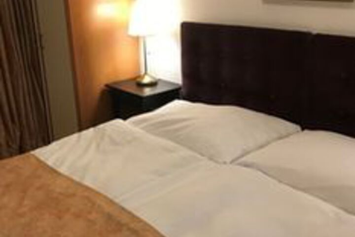 Hotel Suite Photo