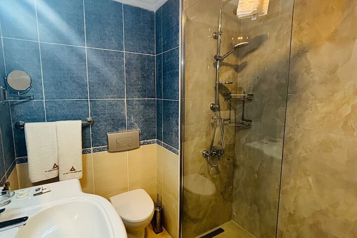 Room 45 of 68