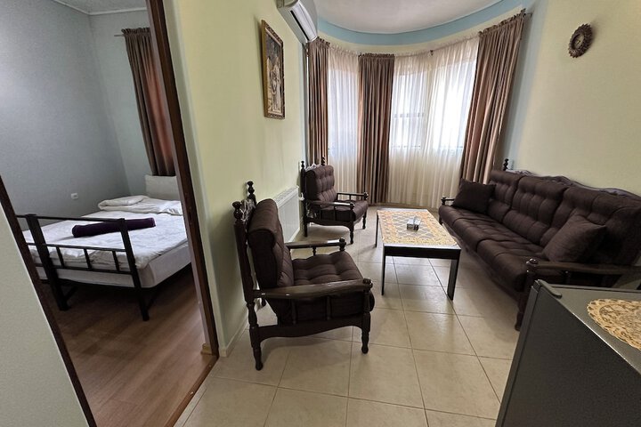 Room 27 of 32