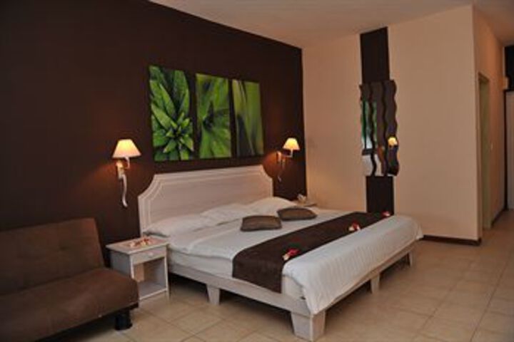 Room 15 of 34