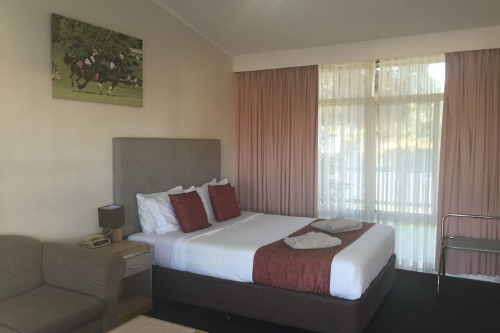 Room 2 of 46