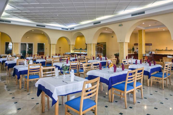 Dining 44 of 66