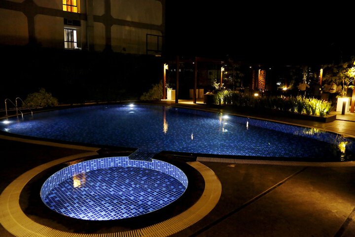 Hotel with Pool