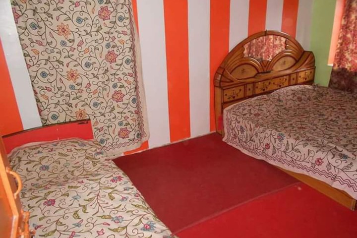 Room 5 of 13