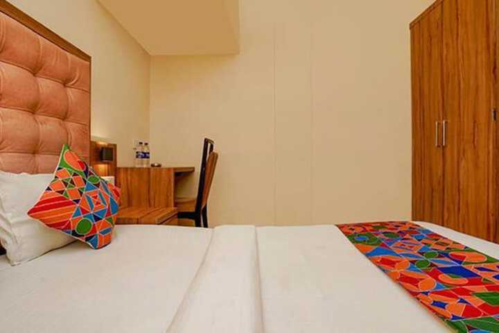 Room 18 of 27