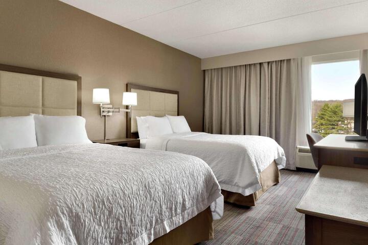 Standard Room, King or Two Doubles (1 of 4)