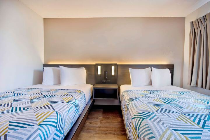 Double Bed Accessible (6 of 18)
