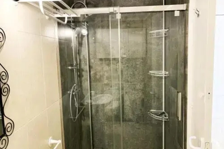 Room 8 of 13