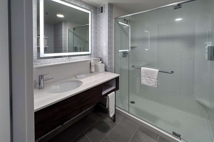 Bathroom shower