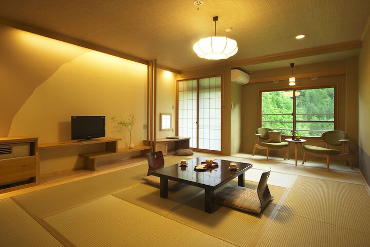 Room 6 of 37