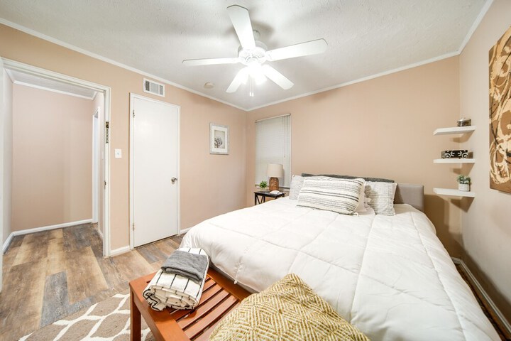 Room 5 of 24