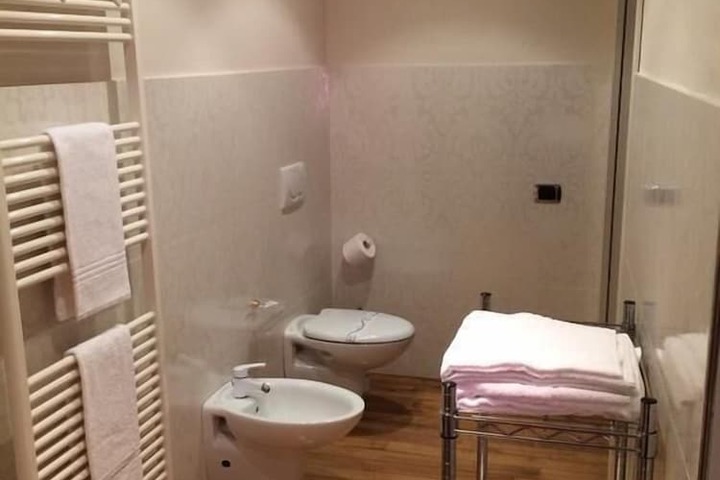 Room 20 of 34