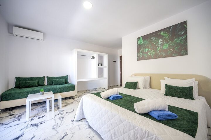 Room 16 of 87