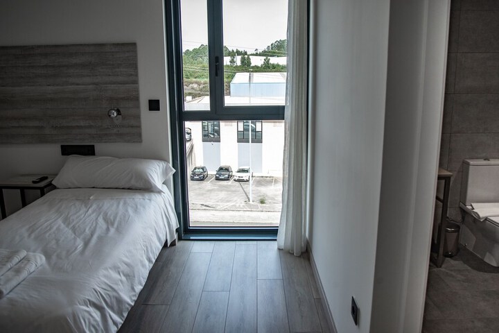 Room 9 of 40
