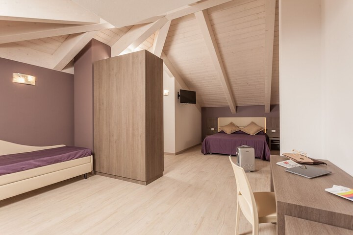 Room 14 of 53