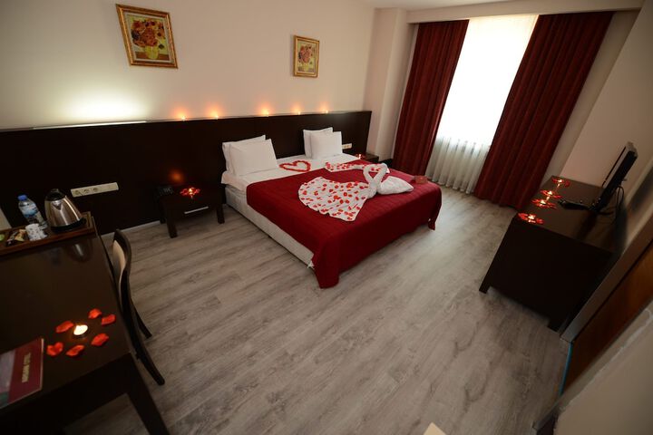 Room 7 of 48