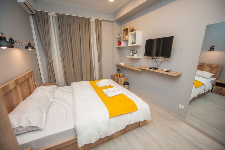 Room 5 of 61