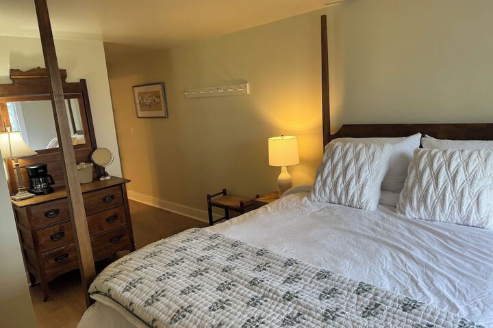 Room 50 of 182