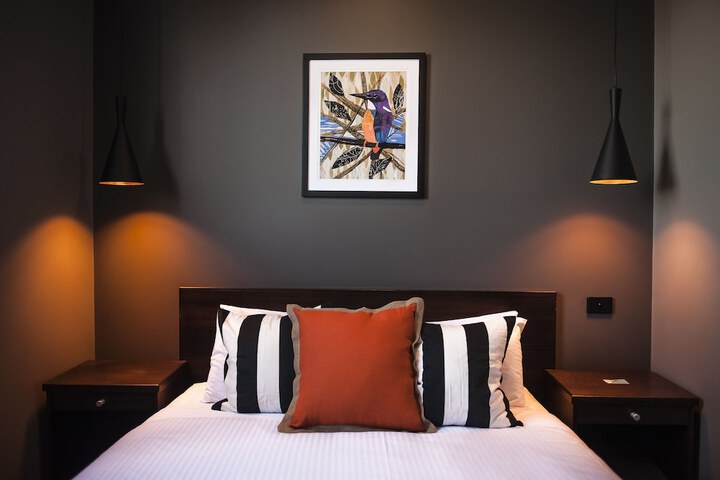 Room 11 of 27
