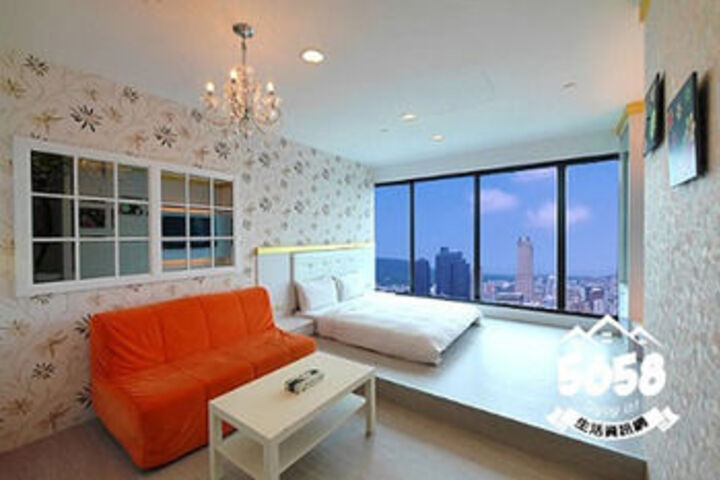 Room 14 of 24