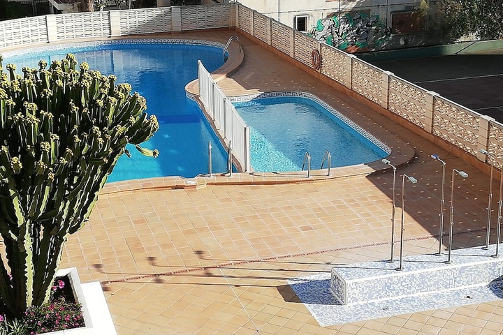 Pool 13 of 18