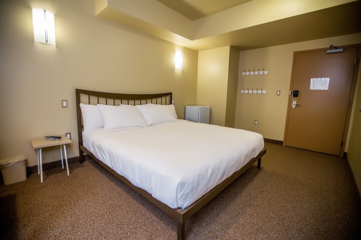 Room 9 of 29