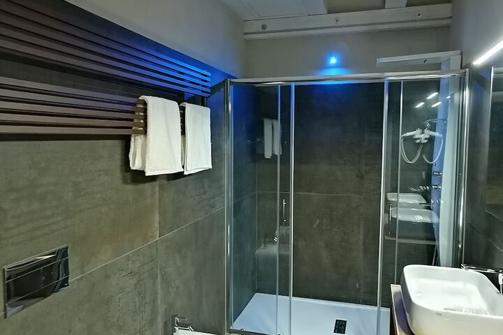 Room 58 of 120