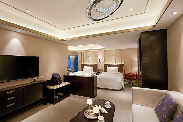 Room 15 of 49