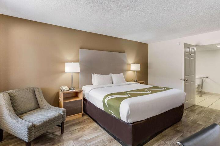 2 Double Beds (5 of 5)