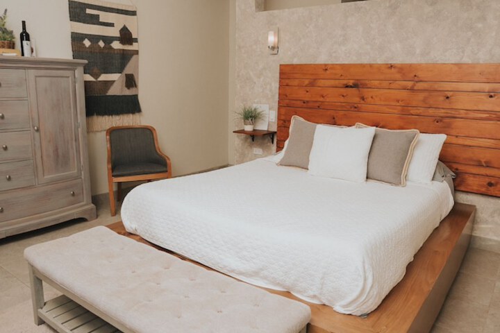 Room 10 of 35