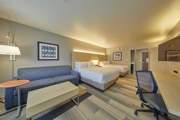 Room 5 of 37
