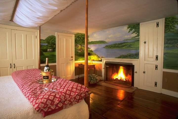 Room 6 of 34