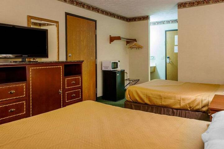 2 Double Beds (10 of 13)