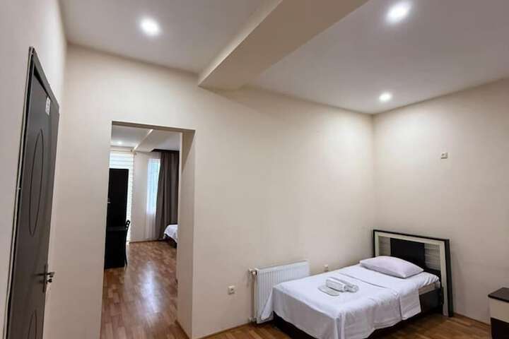 Room 12 of 34