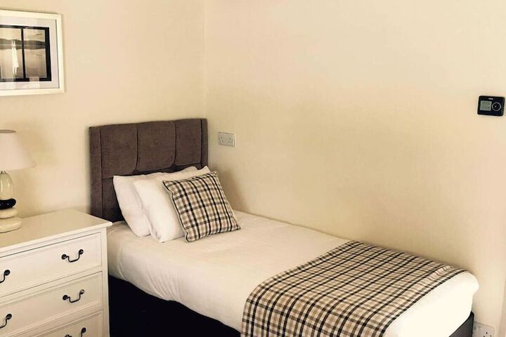Room 3 of 66