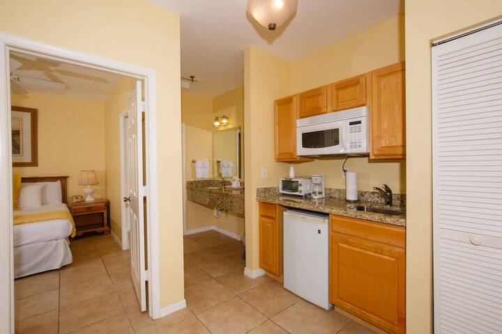 Private kitchenette