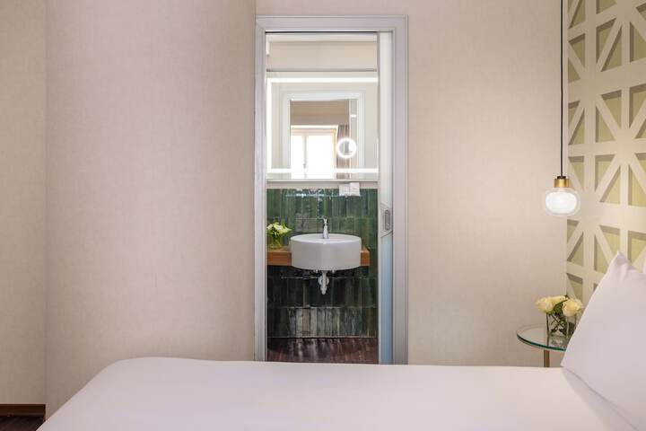 Room 42 of 54