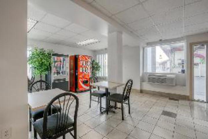 Motel 6 North Lima