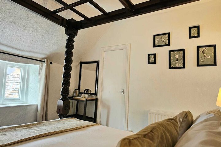 Room 6 of 29
