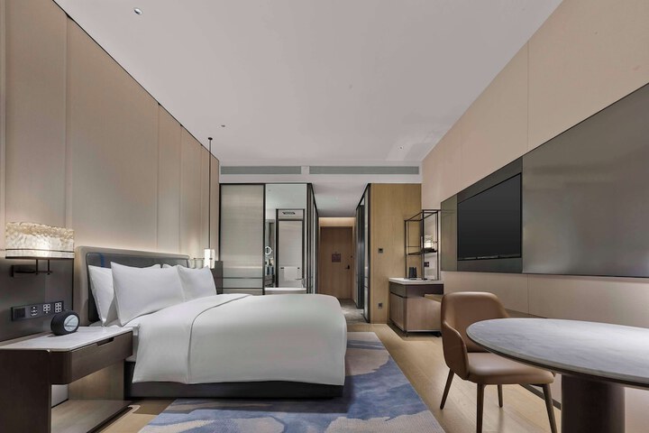 Room 8 of 52