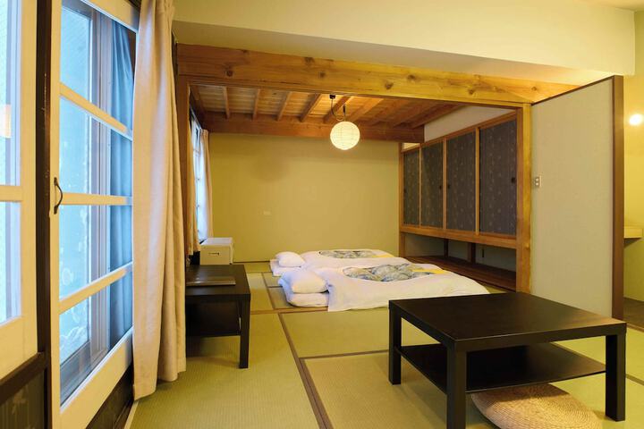 Room 35 of 93