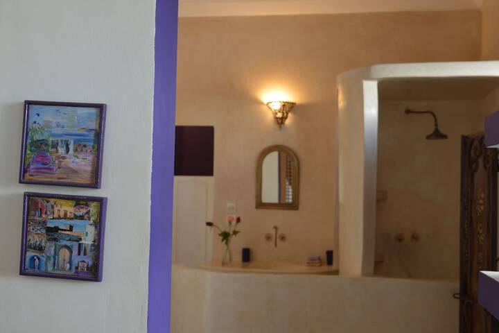 Room 17 of 37