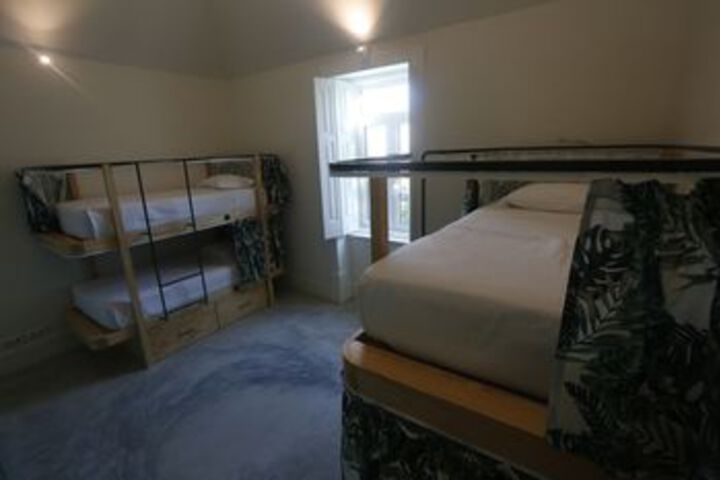 Room 27 of 119