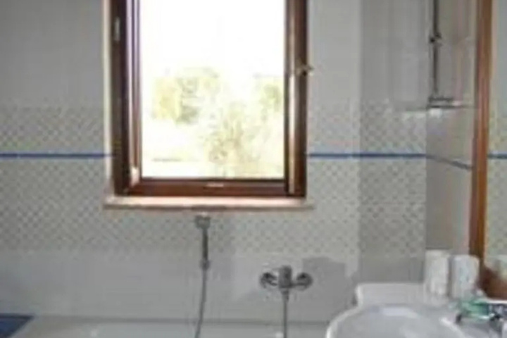 Room 5 of 15