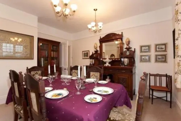 Dining 15 of 20
