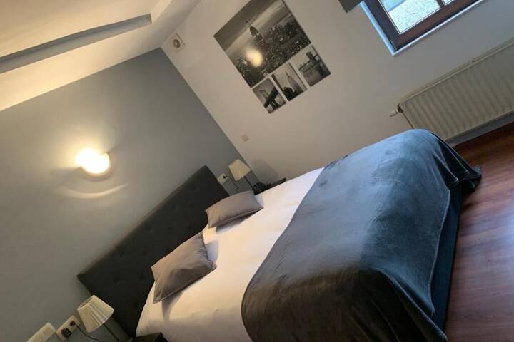 Room 7 of 30